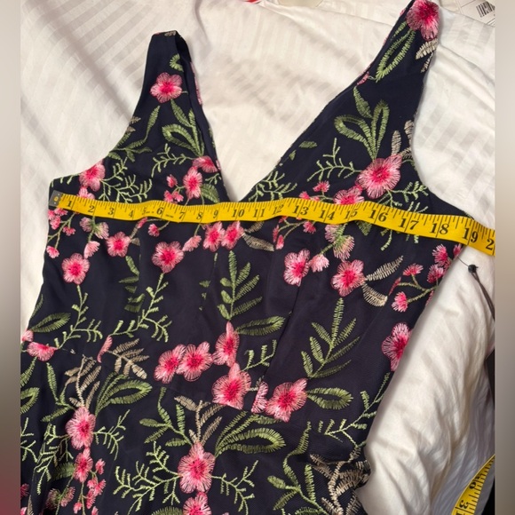 Vince Camuto Floral Embroidered Midi Dress Size 12 Blue Pink Sleeveless NWT - Picture 13 of 16
